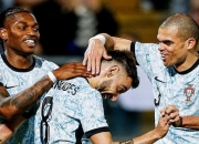 乐鱼体育教练-斯洛文尼亚战平斯洛伐克，双方握手言和的简单介绍