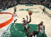 乐鱼体育官方登录入口-困境中求胜，公牛队逆袭成功晋级