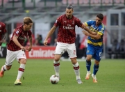 乐鱼体育网站入口-包含尤文图斯与AC米兰将展开激烈争夺，赛前气氛紧张的词条