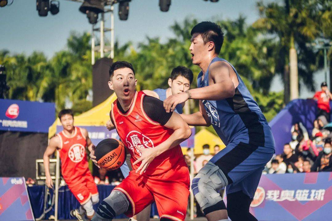 加拿大篮球总决赛激烈对抗，温哥华风暴队夺冠