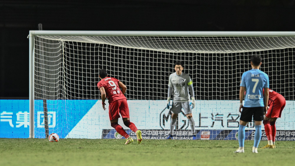 包含河南嵩山客场击败大连人,喜获三分的词条 包含河南嵩山客场击败大连人,喜获三分的词条