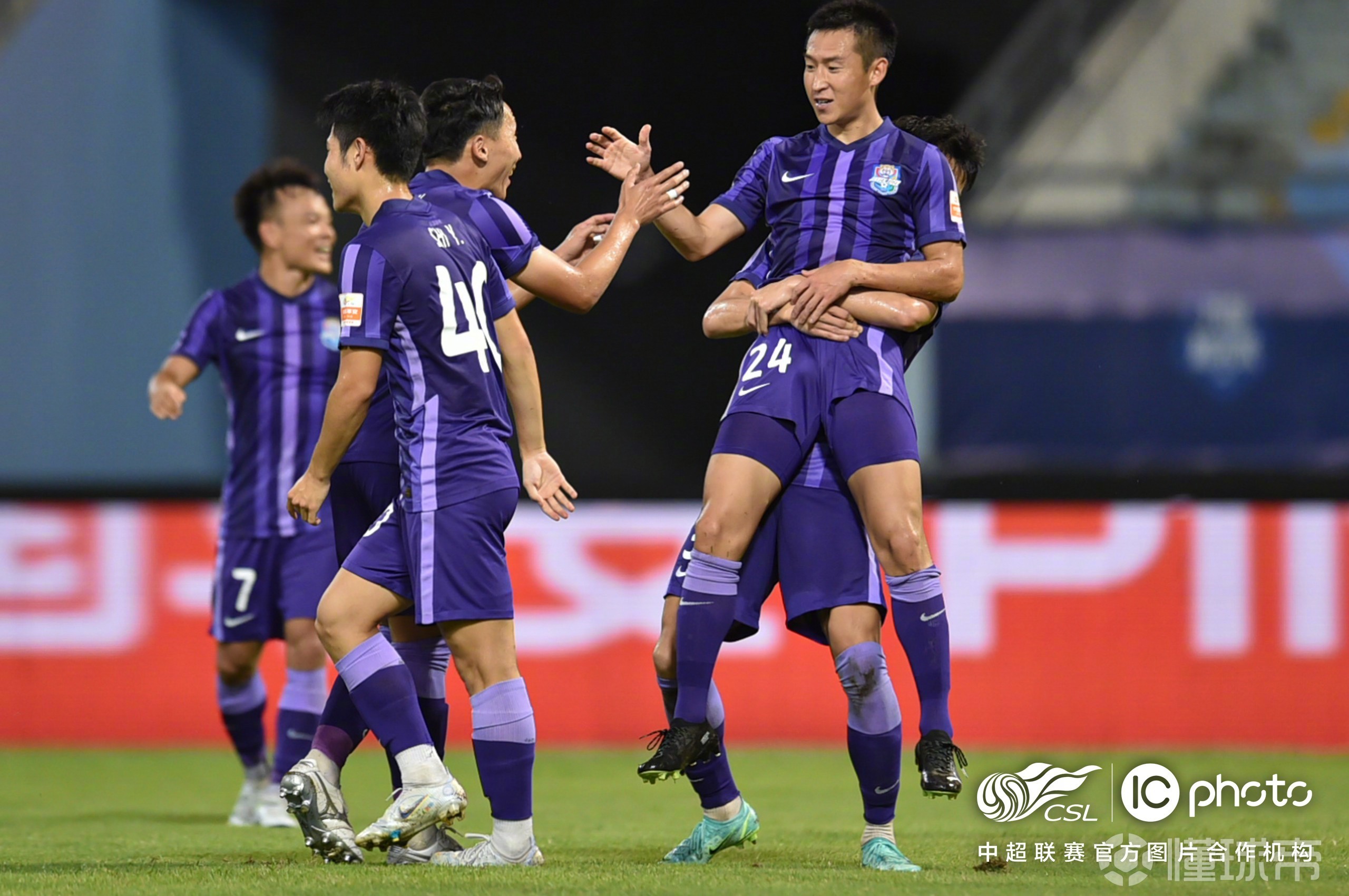 球队战术大调整，球迷期待团结一心的简单介绍