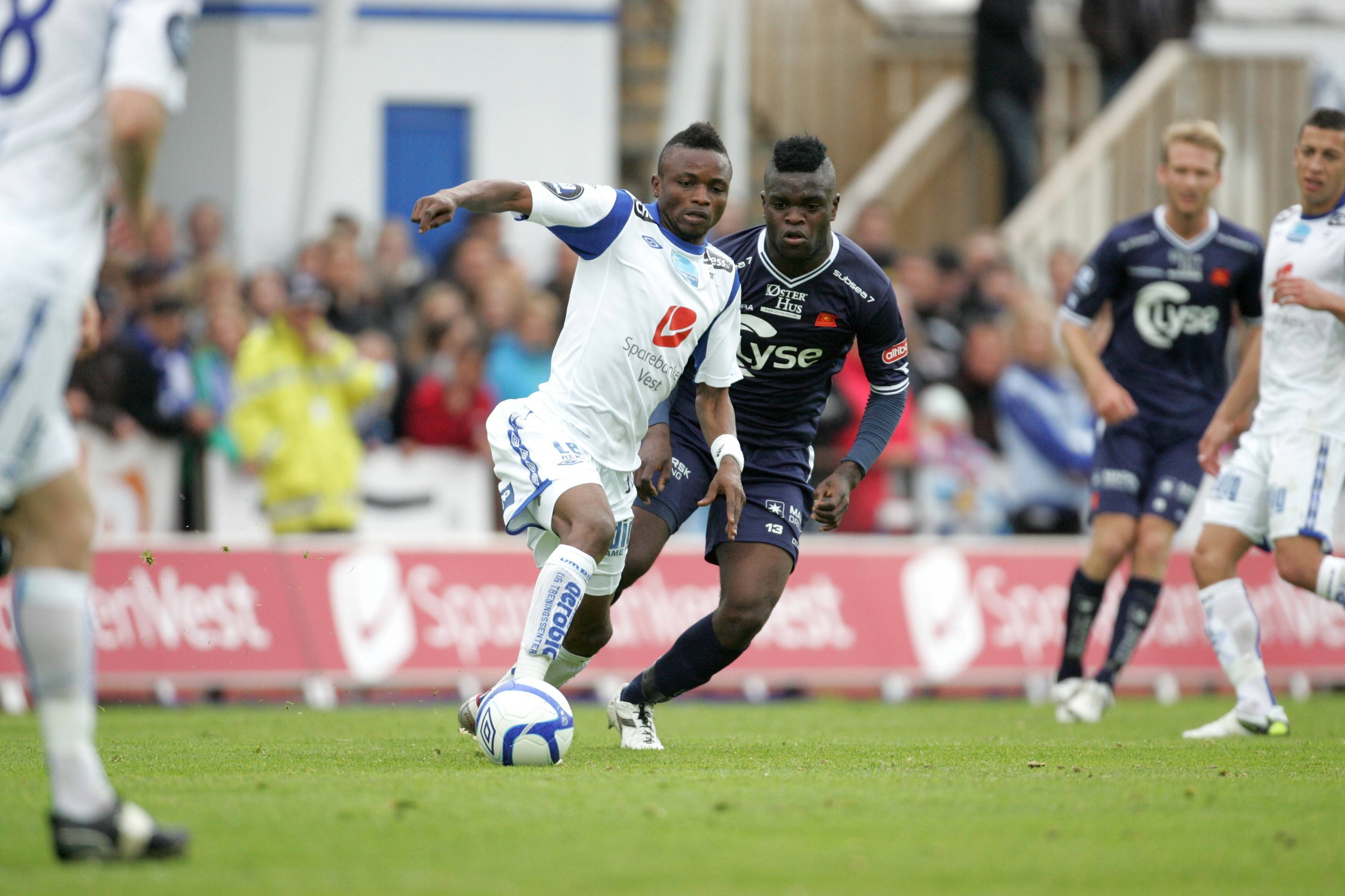 挪威队在北欧足球联赛中积极备战