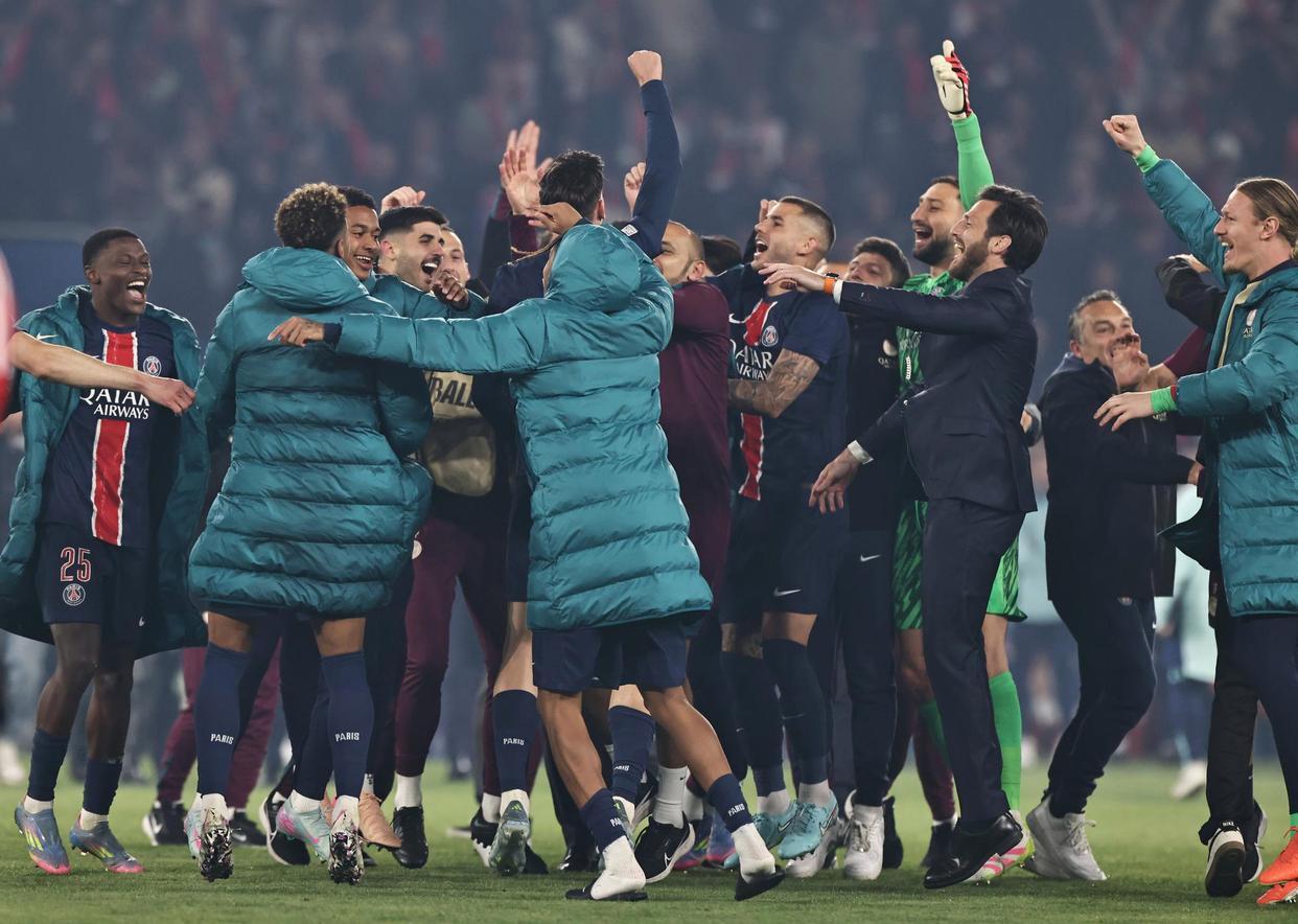 包含巴黎圣日耳曼队的主教练被曝出多次与球员纠纷的词条