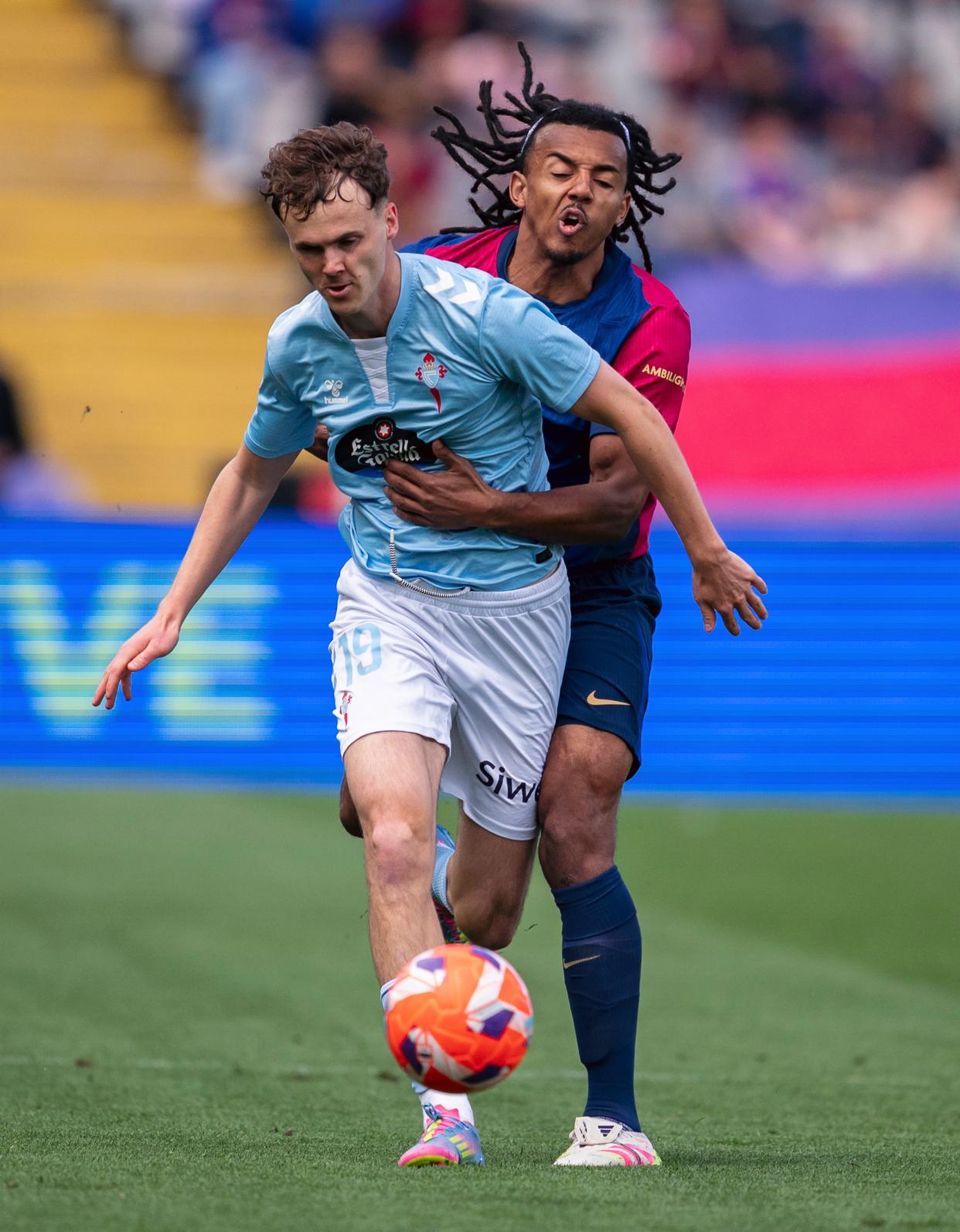 巴塞罗那前锋合练完毕，备战下一场比赛