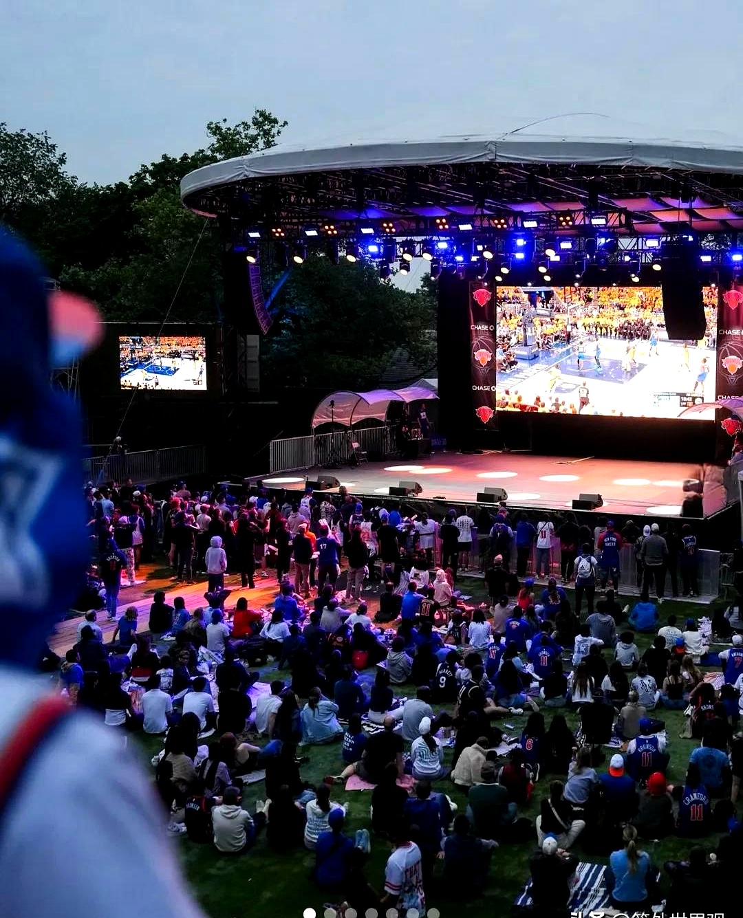 比赛环境安全保障到位,球迷观赏舒适 比赛环境安全保障到位,球迷观赏舒适