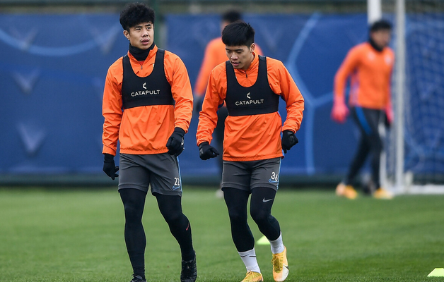 包含希腊球队胜券在握，夺冠呼声高涨的词条