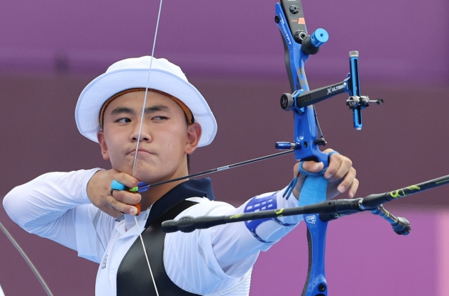 韩国选手在射箭比赛中完美发挥