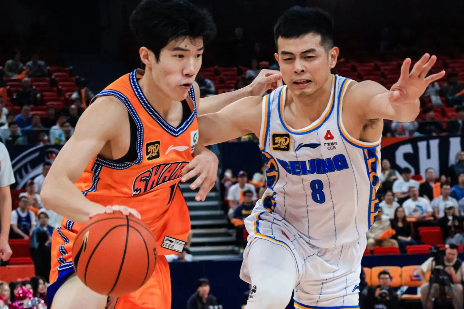 上海久事主场迎战广东队，壮志凌云击败对手