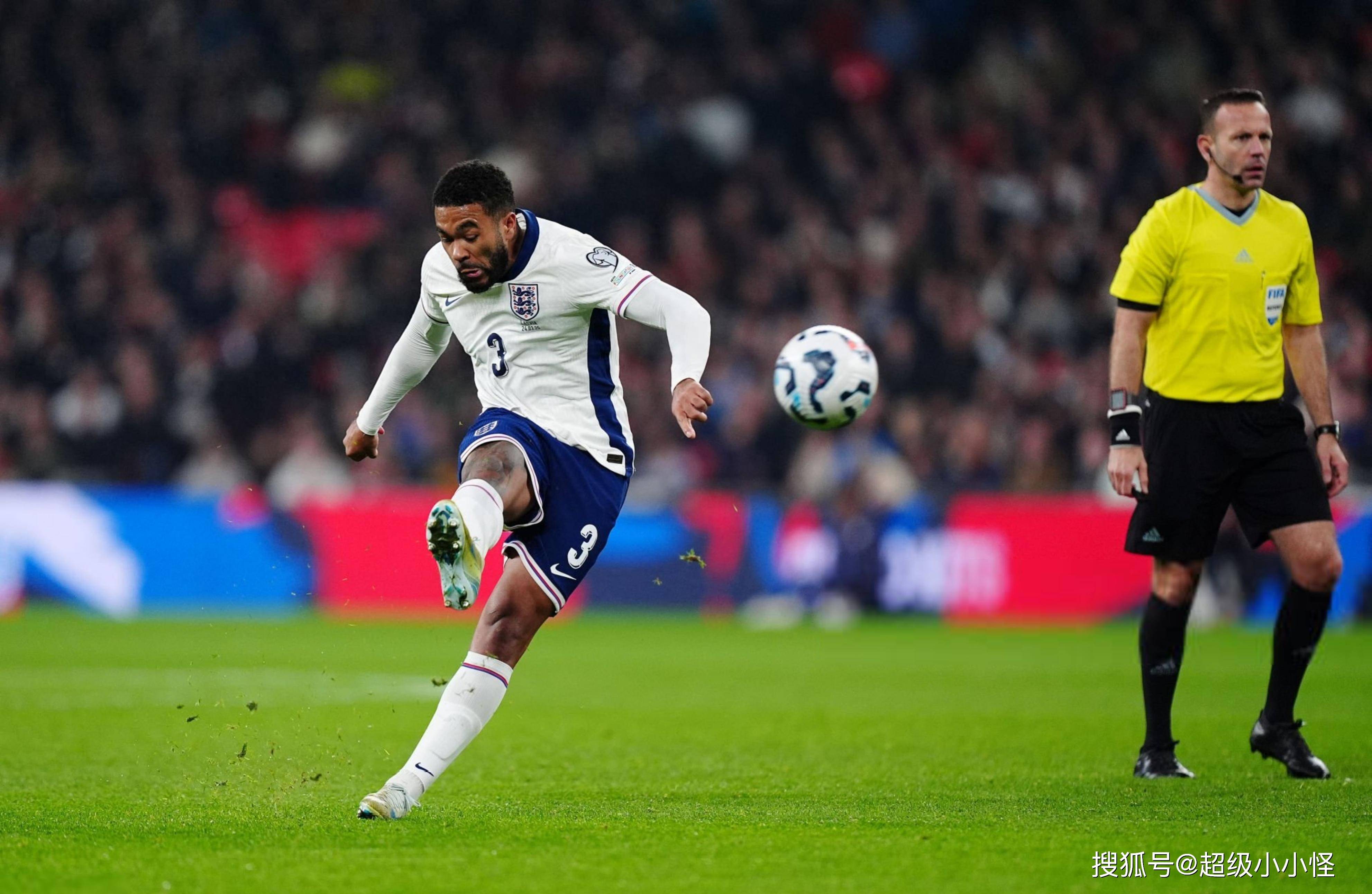 关于QPR风头无两，登顶英格兰足球顶级联赛的信息