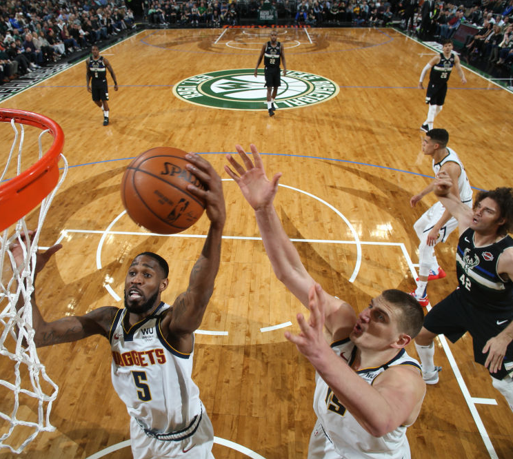 关于东西部争相夺冠,无冕之王重新登顶的信息 关于东西部争相夺冠,无冕之王重新登顶的信息